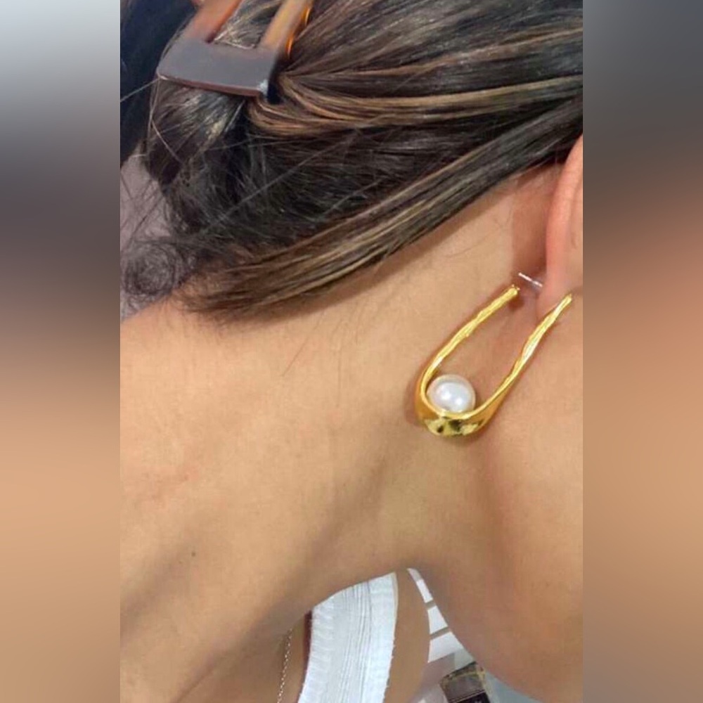 New Anthropologie Pearl Vintage Hoop Earrings - Picture 14 of 16